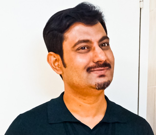 সুখের উৎস সন্ধানে উন্মাদ অরুণ মাজী (On Happiness)
