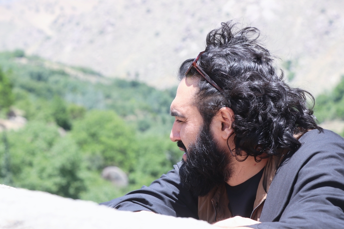 آرامش عشق بینوایست _ شاعر احمد محمود