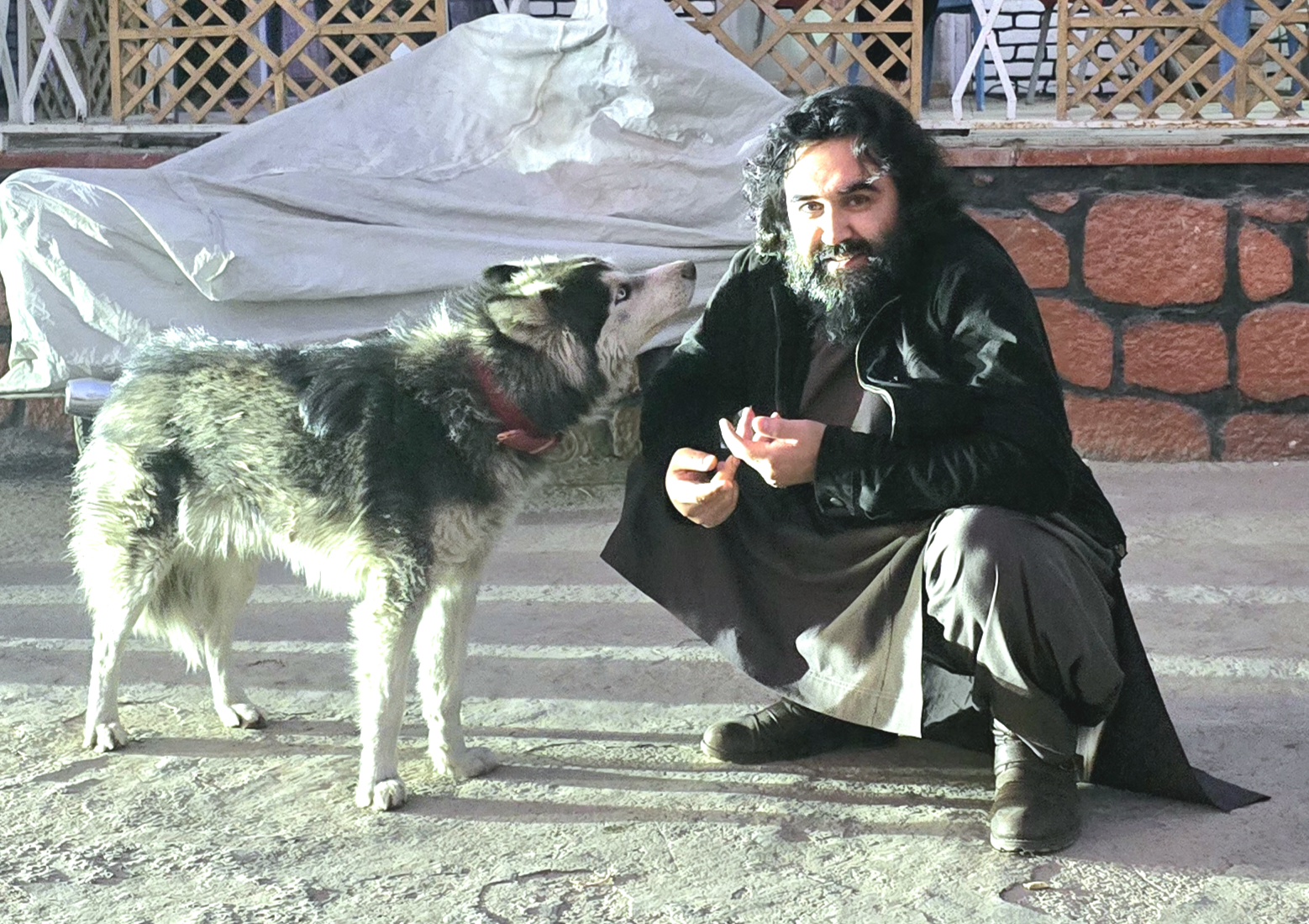 شام امروز برای فاتحهٔ چهلمین روز رحلت استاد عتیق‌ الله بیقرار به خانه‌ شان رفتم.