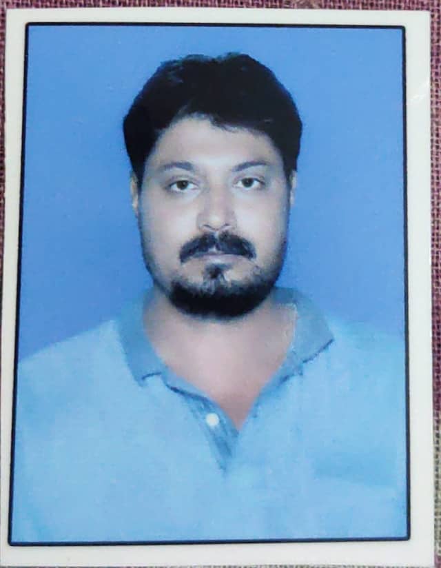 শিলাগন্ধে বজ্রভূমে বেঁচে আছে তারা