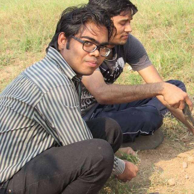 उनके चरणों में खुदा होगा।