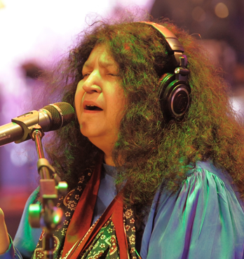 আমিই সেই উল্লাসিত সুফী-আবিদা পারভীন