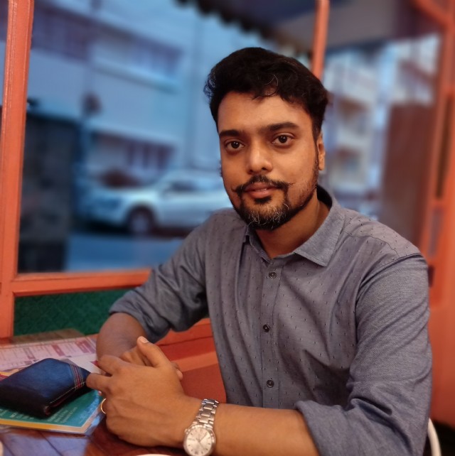 Sanjeev Sethi Interviews Kushal Poddar