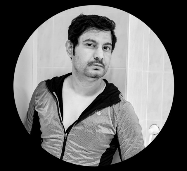 নিজে সুন্দর একটা বাগান গড়ো