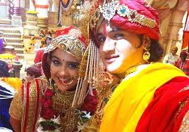 કેટલો બધો ઠઠારો Ketlo Badho