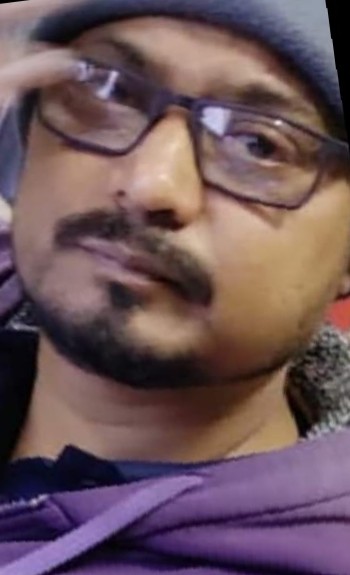 হেমন্ত রাত্রির খুব কাছেই আমার বাড়ি ছিল