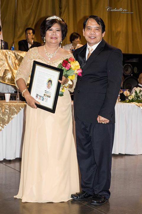 A Gift Of Love: Poem, Flowers, Friends And Family