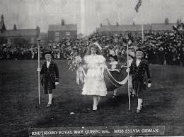 The Bell Of Knutsford's Many-Throng