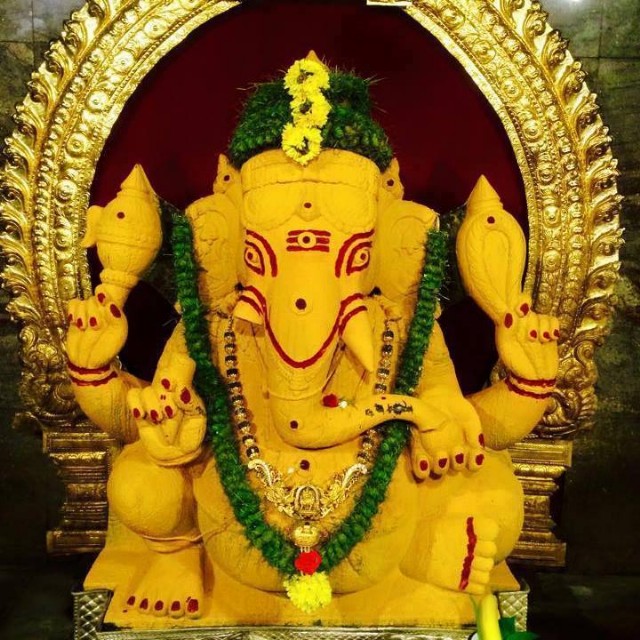Pray Lord Ganesha With Due Respect!