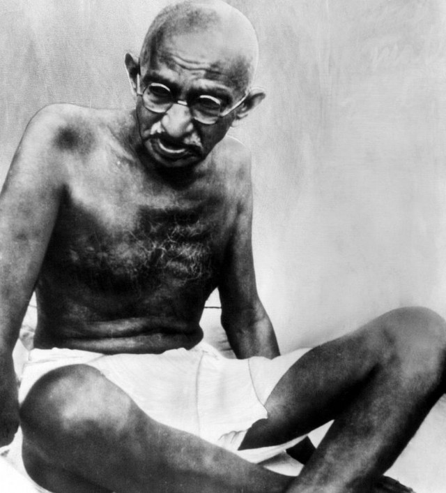 બાપુ અહિંસા આજે Baapu