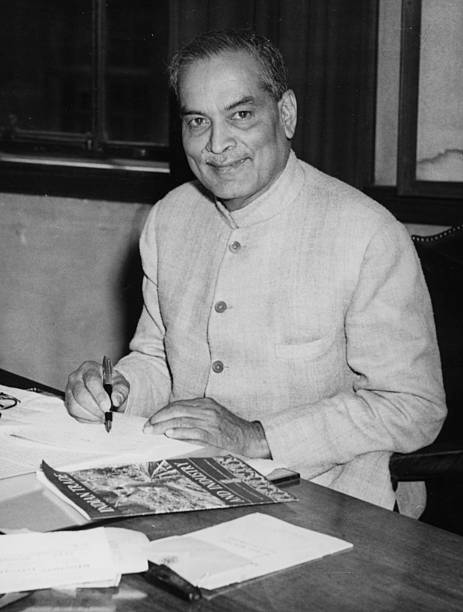 হে বাঙালী, সময় এসেছে, তোমরা আবার একটা বিধান রায় খুঁজো।