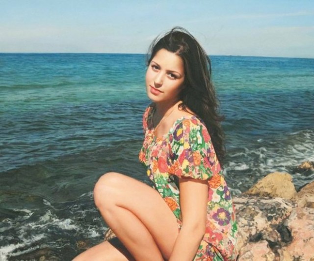 তোমার নাভি ছুঁয়ে (Malobika)