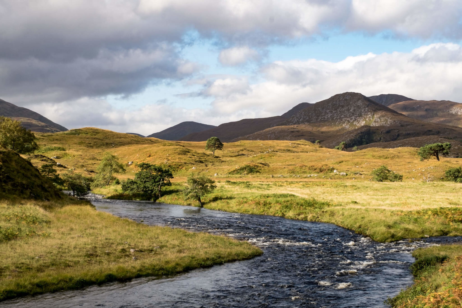 Whispers O'er The Glen