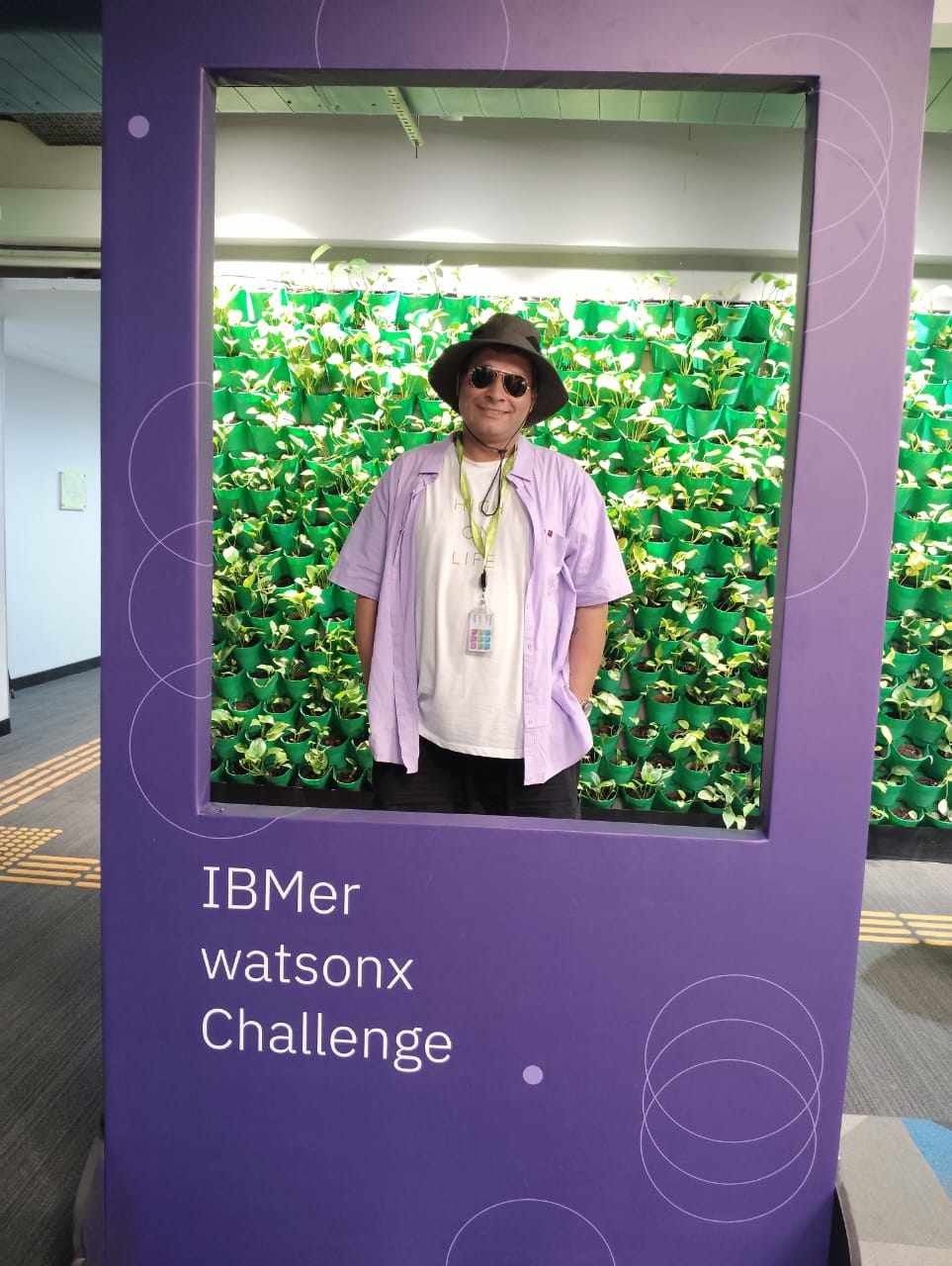 मैं यूँ ही अकेला चला