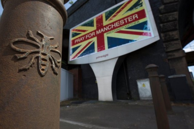 Pray For Manchester: ส่งใจไปแมนเชสเตอร์