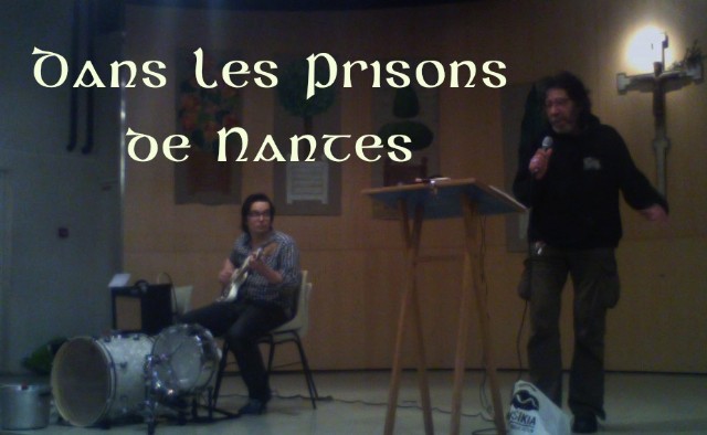 في سجون نانت (Dans les Prisons de Nantes) أغنية تقليدية ، تم تجميعها وتحريرهاtranslated