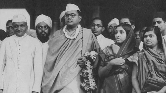 আগামী শিশুর অবাক প্রশ্ন (On India)