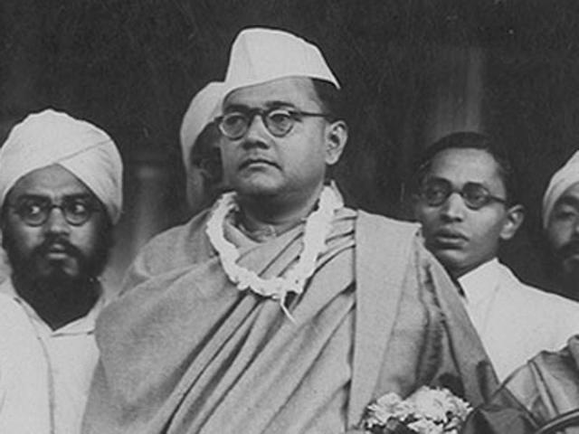 উন্মাদের চোখে গান্ধী? অথবা গান্ধীর চোখে উন্মাদ? (Bose Vs Gandhi)
