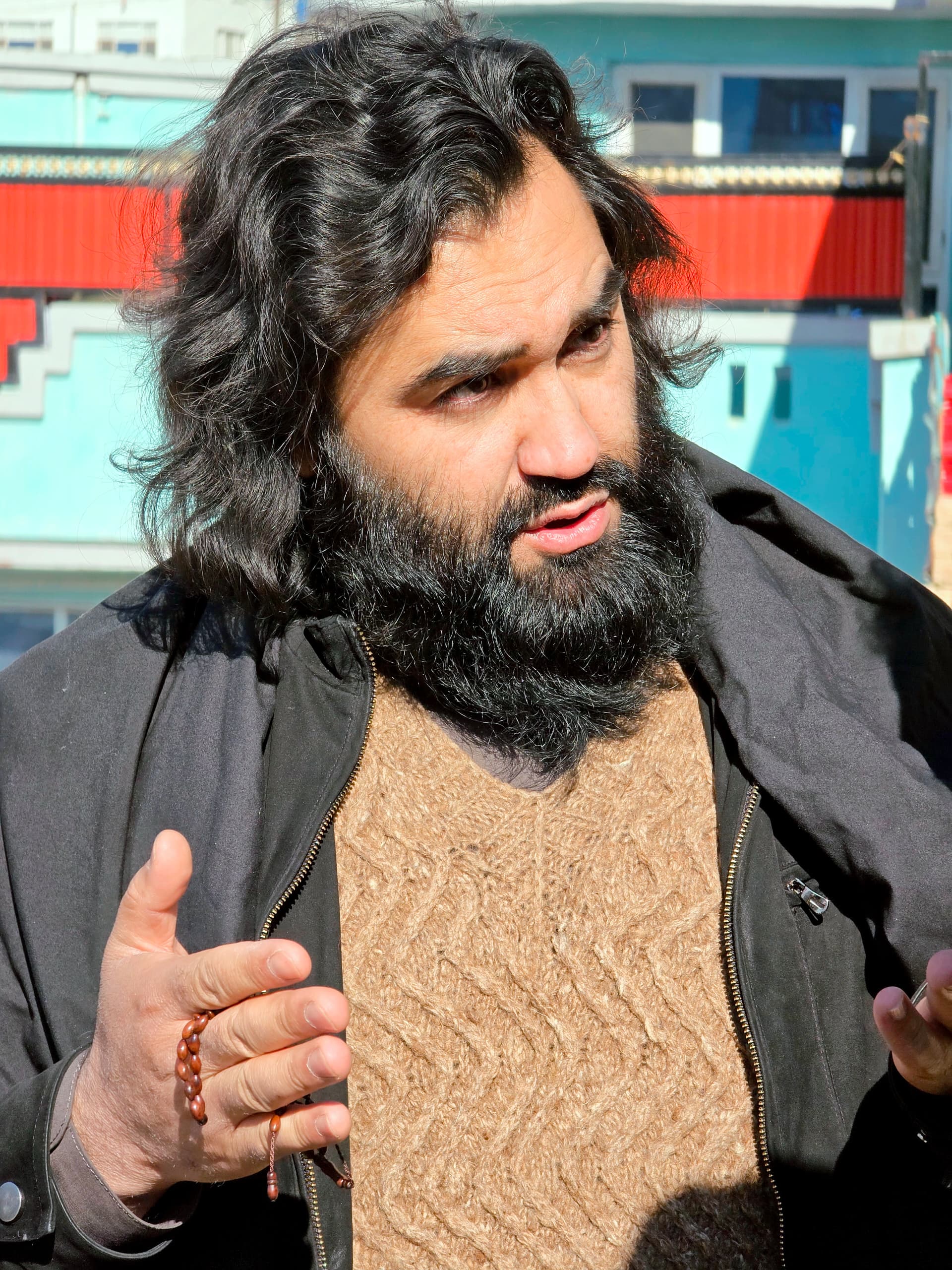 به خواست‌ های ملت‌ تان پاسخ مثبت بدهید
تا فردا با واکنش ناخواسته‌ی آنان رو به‌ رو نشوید.