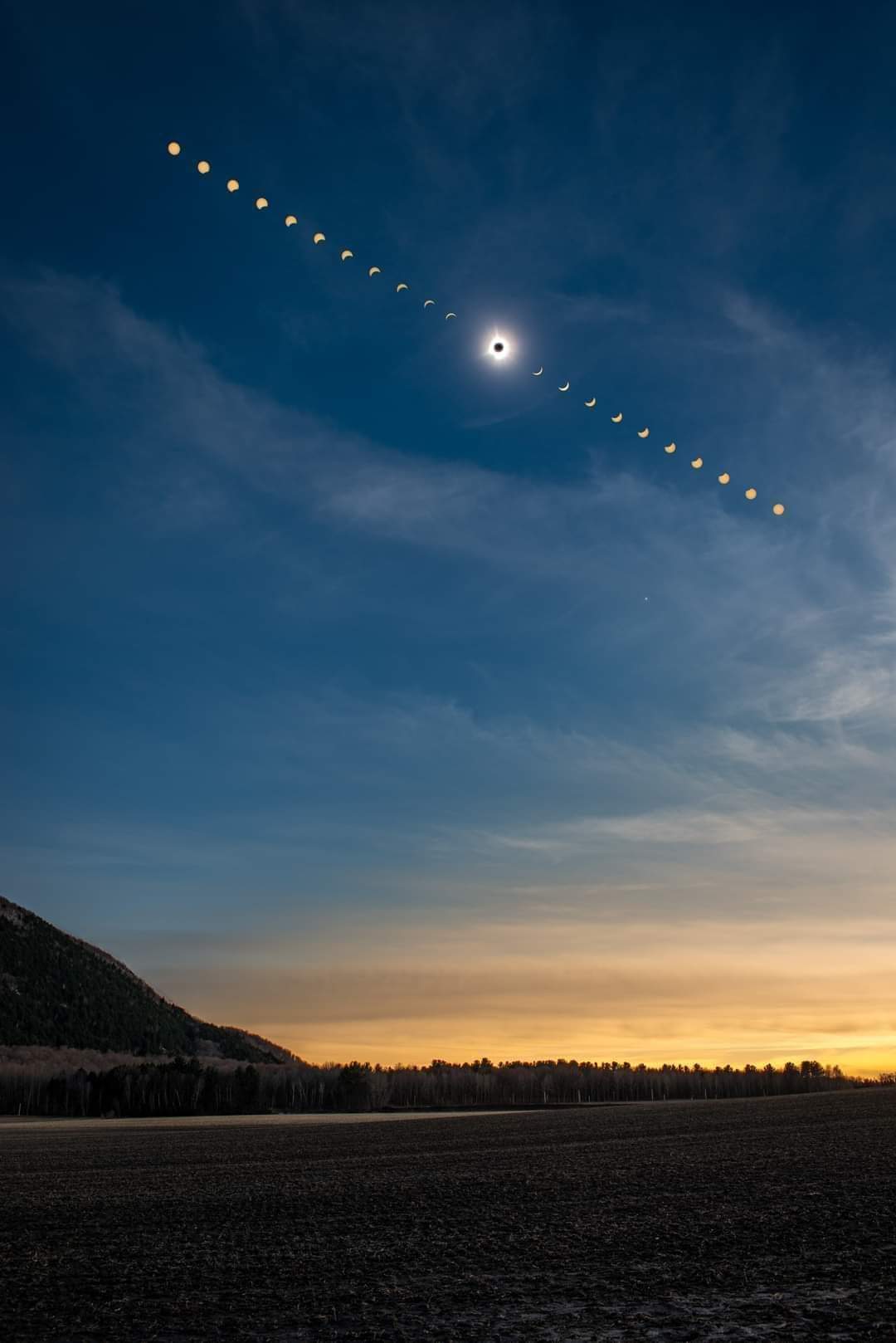 🌑 L'ombre Et La Lumière🌒🌓🌔🌕🌖🌗🌘🌙🌚🌛☀️🔭