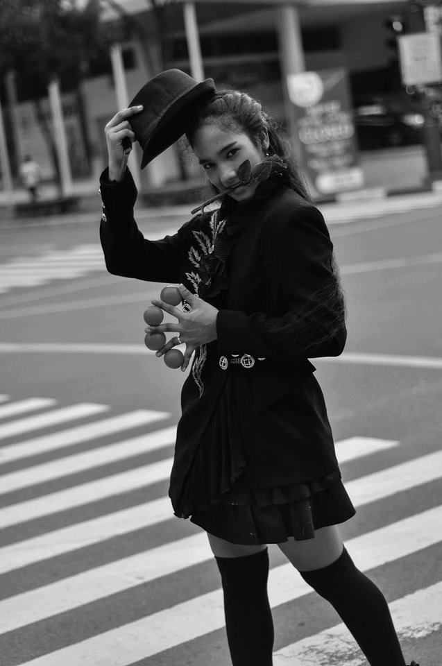 2la Torres The Enchantress