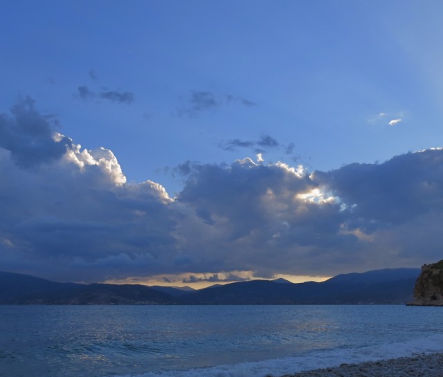 Επί Tης Ακτής [ Upon The Shore By Tom Billsborough ]