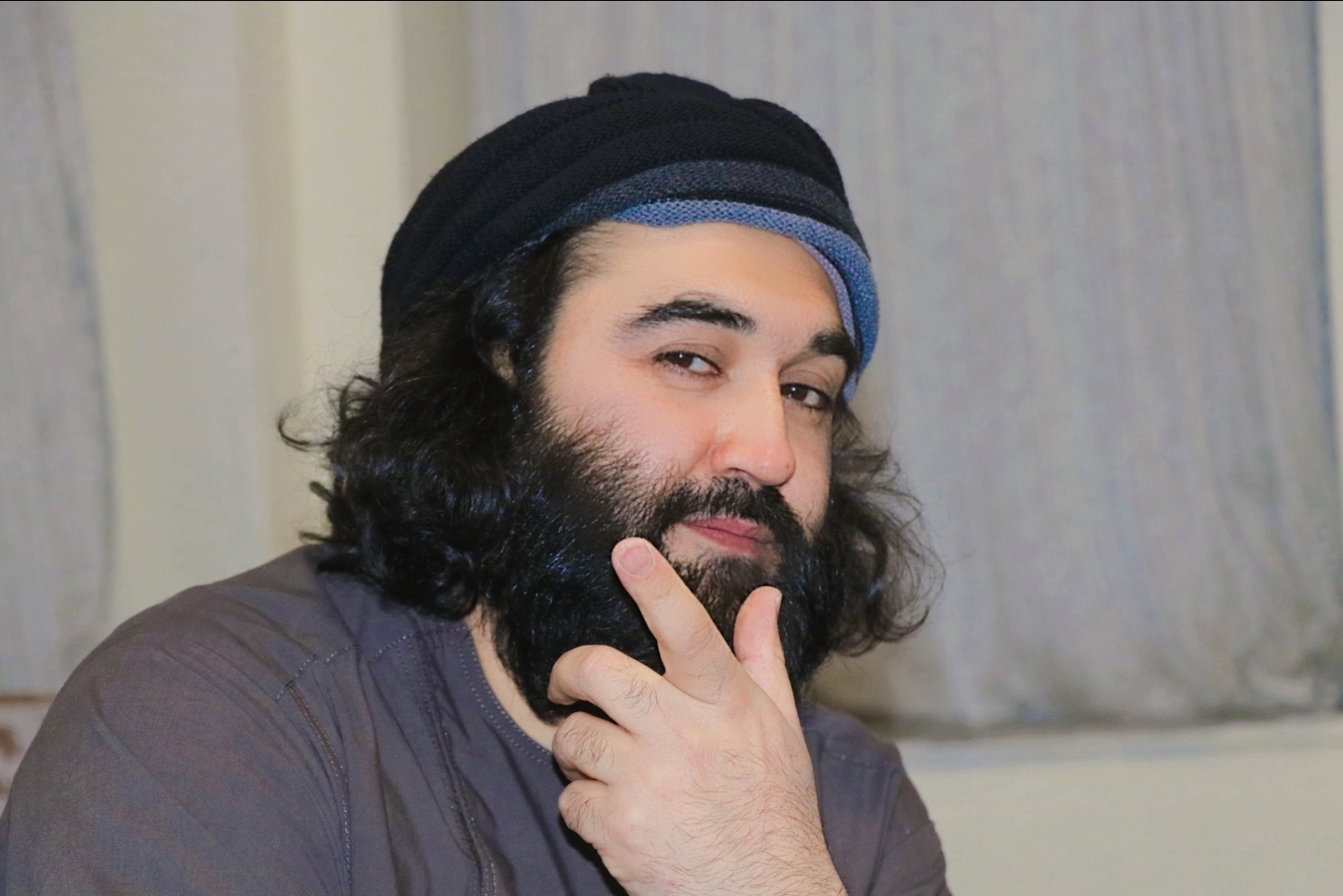 صدقه میشم قامت و رفتارته